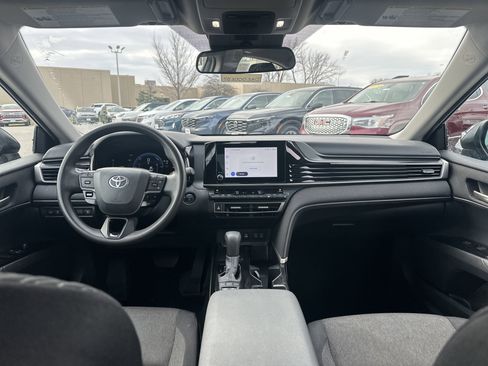 Used 2025 Toyota Camry LE image 17