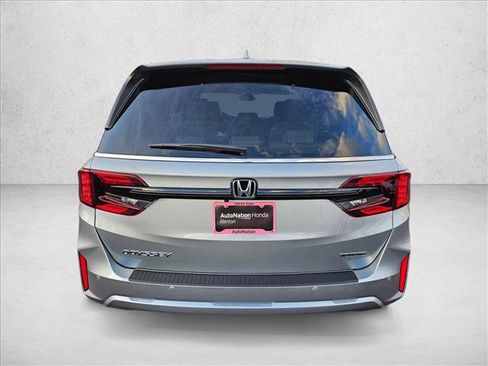 New 2026 Honda Odyssey Touring image 6