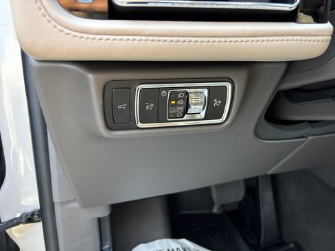 Certified 2024 Lincoln Aviator AWD w/ Premium Package image 14