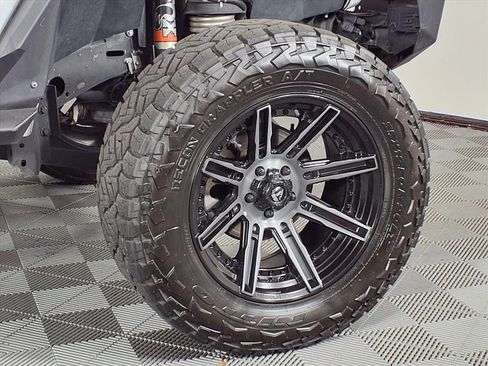 Used 2023 Jeep Gladiator Mojave w/ Cold Weather Group image 35