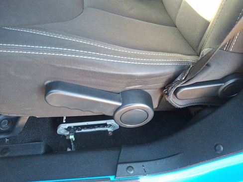 Used 2017 Jeep Wrangler Unlimited Sahara w/ Connectivity Group image 24