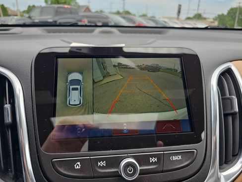 Used 2018 Chevrolet Equinox Premier FWD image 19
