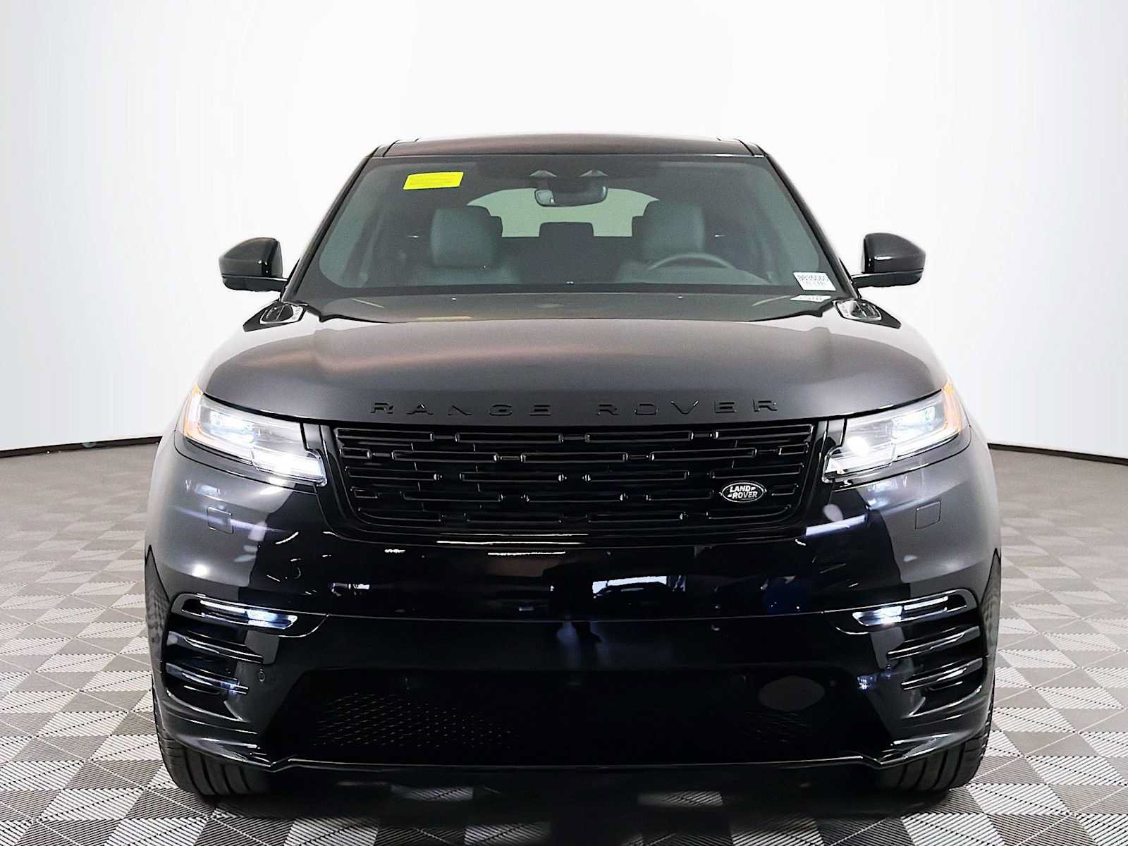New 2026 Land Rover Range Rover Velar Dynamic SE AWD/4WD image 2