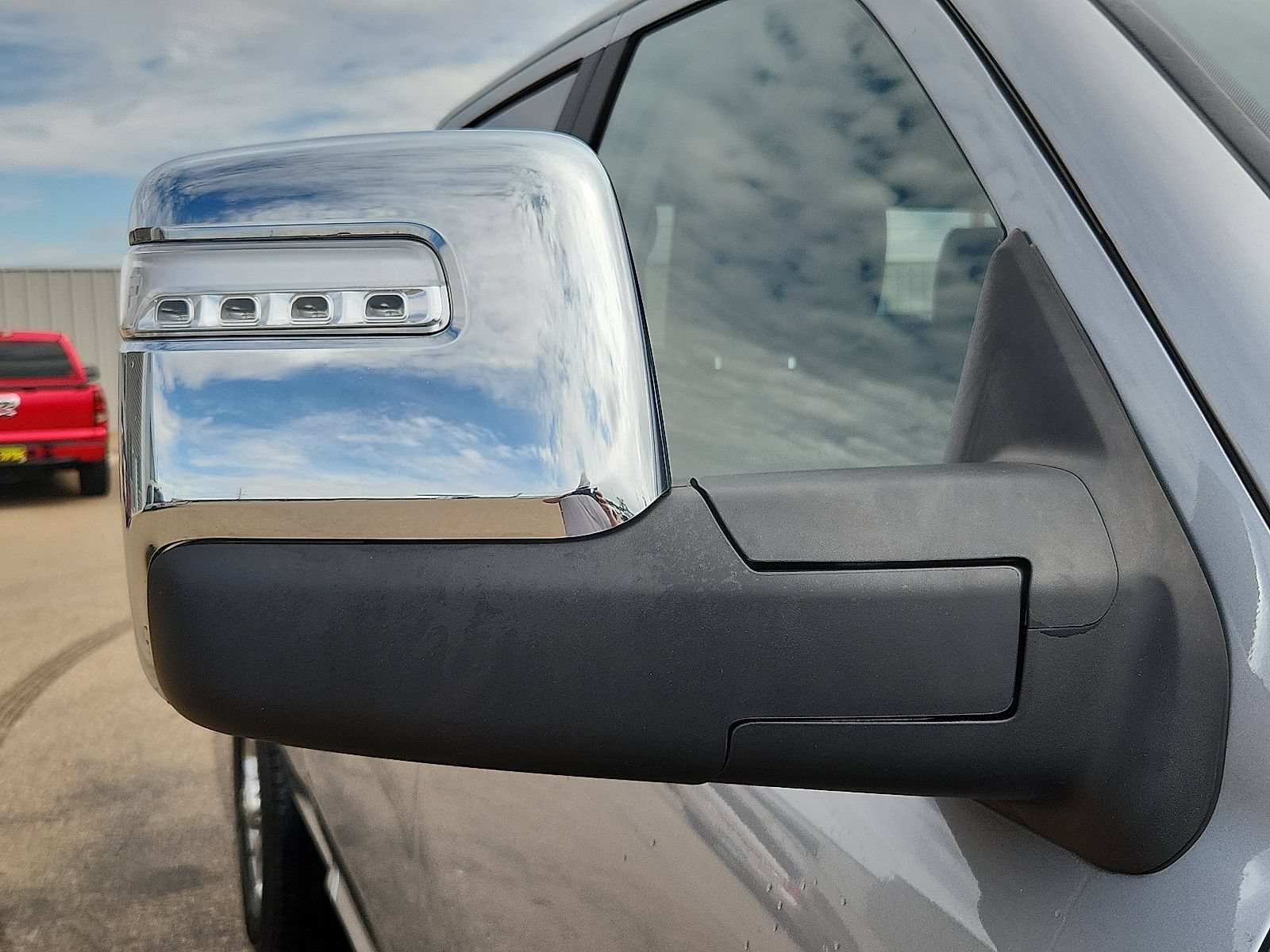 Used 2023 RAM 2500 Laramie AWD/4WD image 9