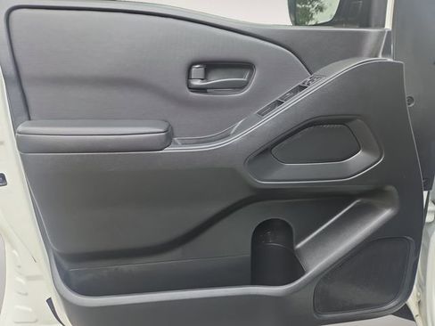 Used 2024 Nissan Frontier S RWD image 16