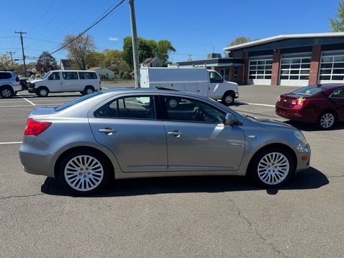 Used 2010 Suzuki Kizashi GTS FWD image 4