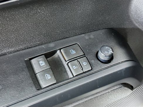 Certified 2022 Toyota Tacoma SR image 18