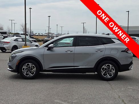 Used 2024 Kia Sportage LX FWD image 3
