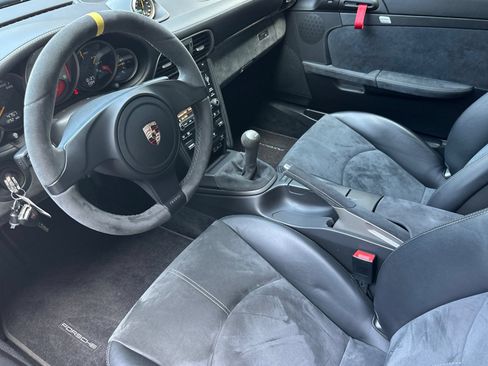 Used 2011 Porsche 911 GT2 RS RWD image 4
