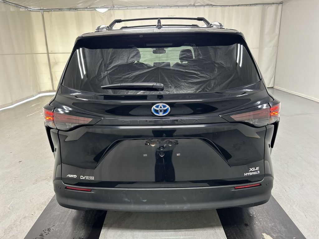 Used 2024 Toyota Sienna XLE w/ XLE Plus Package AWD/4WD image 23