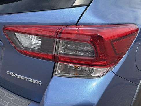Used 2020 Subaru Crosstrek 2.0i Premium w/ Moonroof Package 2 AWD/4WD image 17