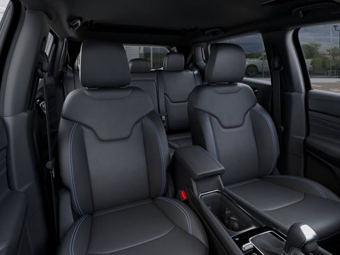 New 2026 Jeep Compass Limited w/ Sun, Sound & Navigation Group AWD/4WD image 16