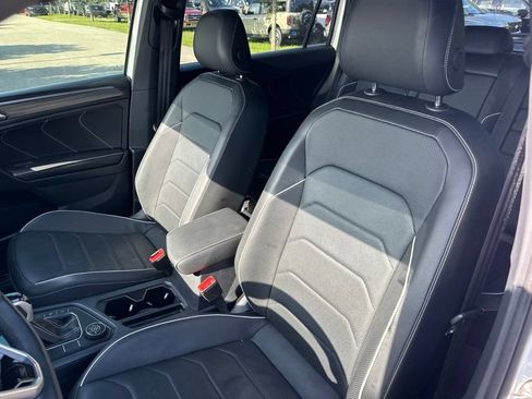Certified 2024 Volkswagen Tiguan SEL R-Line AWD/4WD image 10