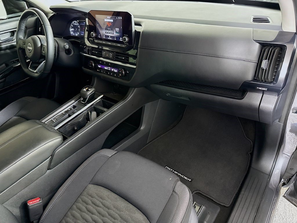 Used 2024 Nissan Pathfinder SV FWD image 29