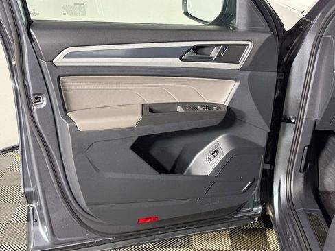 Used 2022 Volkswagen Atlas Cross Sport SEL image 10