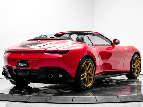 Used 2024 Ferrari Roma Spider RWD image 8