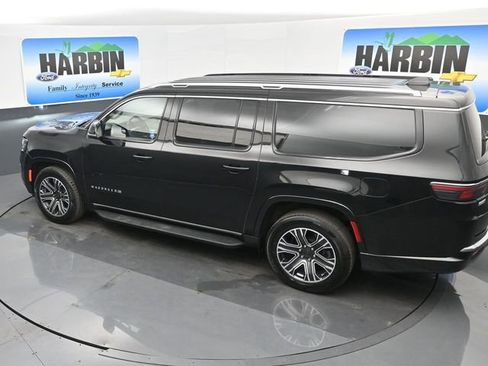 Used 2024 Jeep Wagoneer L Series II w/ Flexible Seating Group AWD/4WD image 26