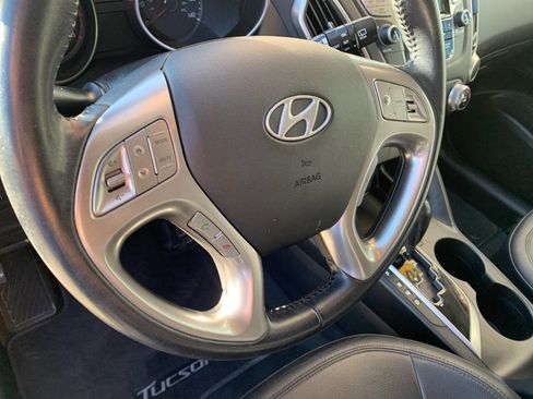 Used 2011 Hyundai Tucson GLS image 12