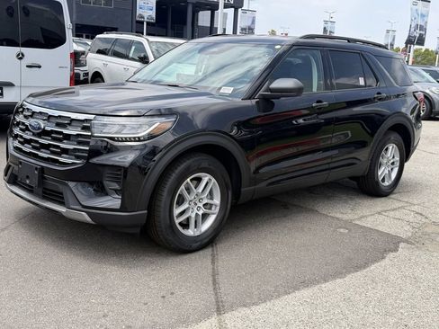 New 2026 Ford Explorer Active RWD image 3
