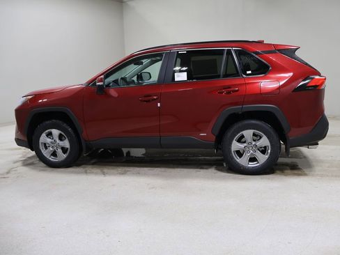 New 2025 Toyota RAV4 XLE image 4