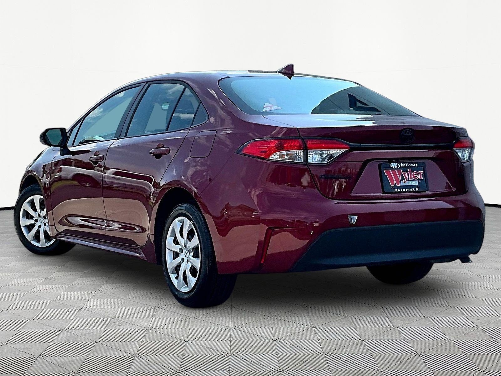 Used 2023 Toyota Corolla LE FWD image 4