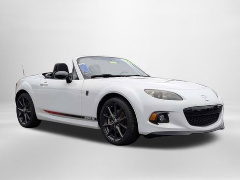 Used 2015 MAZDA MX-5 Miata Club RWD image 2