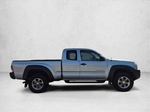 Used 2010 Toyota Tacoma PreRunner RWD image 4