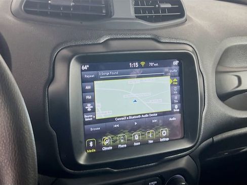 Used 2023 Jeep Renegade Latitude AWD/4WD image 16