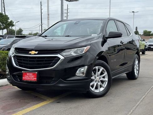 Used 2020 Chevrolet Equinox LT FWD image 2