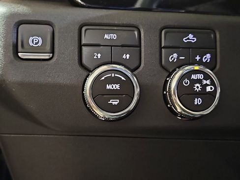 Certified 2026 GMC Sierra 1500 Elevation image 31