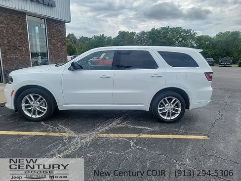Used 2025 Dodge Durango GT AWD/4WD image 2