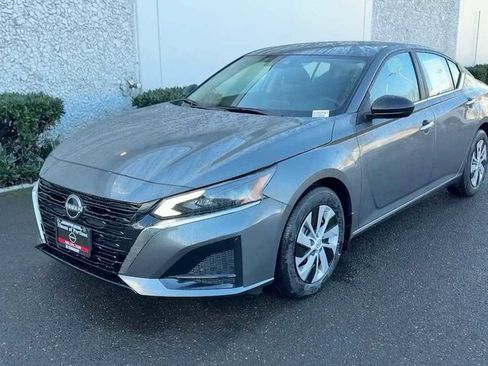 New 2025 Nissan Altima 2.5 S image 3