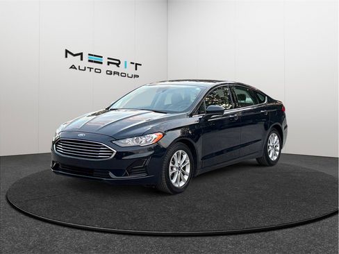 Used 2020 Ford Fusion SE image 4