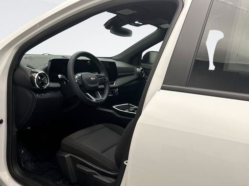 Used 2026 Chevrolet Equinox LT FWD image 10