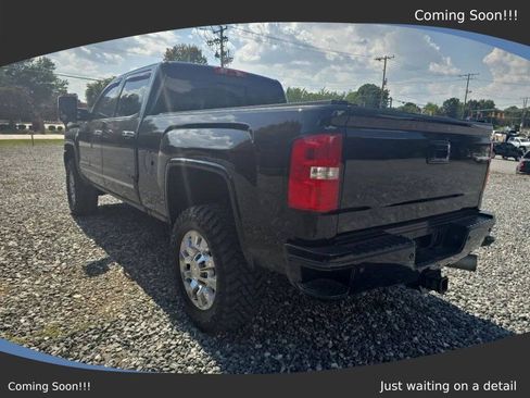Used 2018 GMC Sierra 2500 Denali w/ Duramax Plus Package AWD/4WD image 3