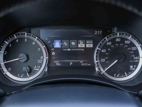 Used 2023 Toyota Highlander XLE FWD image 29