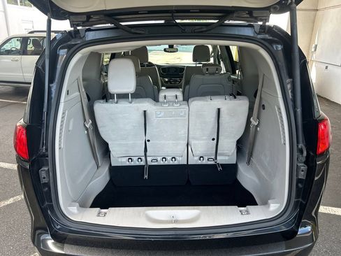 Used 2021 Chrysler Voyager Lxi FWD image 26