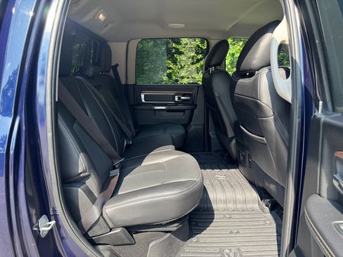 Used 2018 RAM 1500 Laramie AWD/4WD image 17