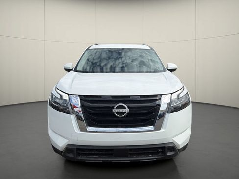 Used 2024 Nissan Pathfinder SV FWD image 2