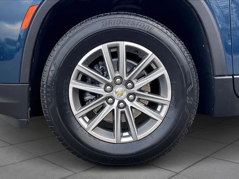 Used 2023 Chevrolet Traverse LT image 10
