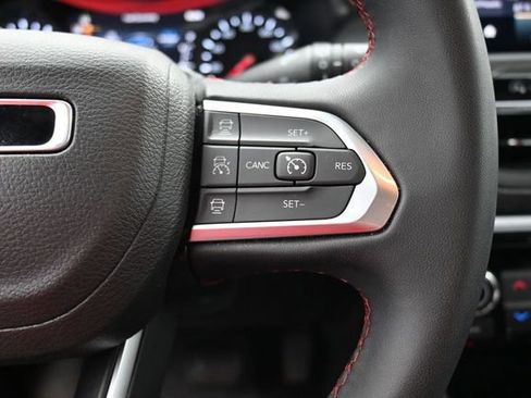 Used 2025 Jeep Compass Trailhawk AWD/4WD image 21