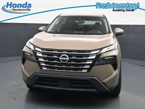 Used 2025 Nissan Rogue SV FWD image 4