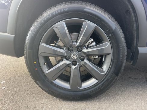 Used 2025 Honda Pilot Sport image 27