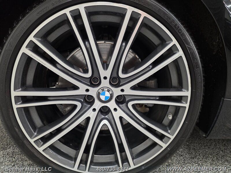 Used 2019 BMW 540i w/ M Sport Package RWD image 13