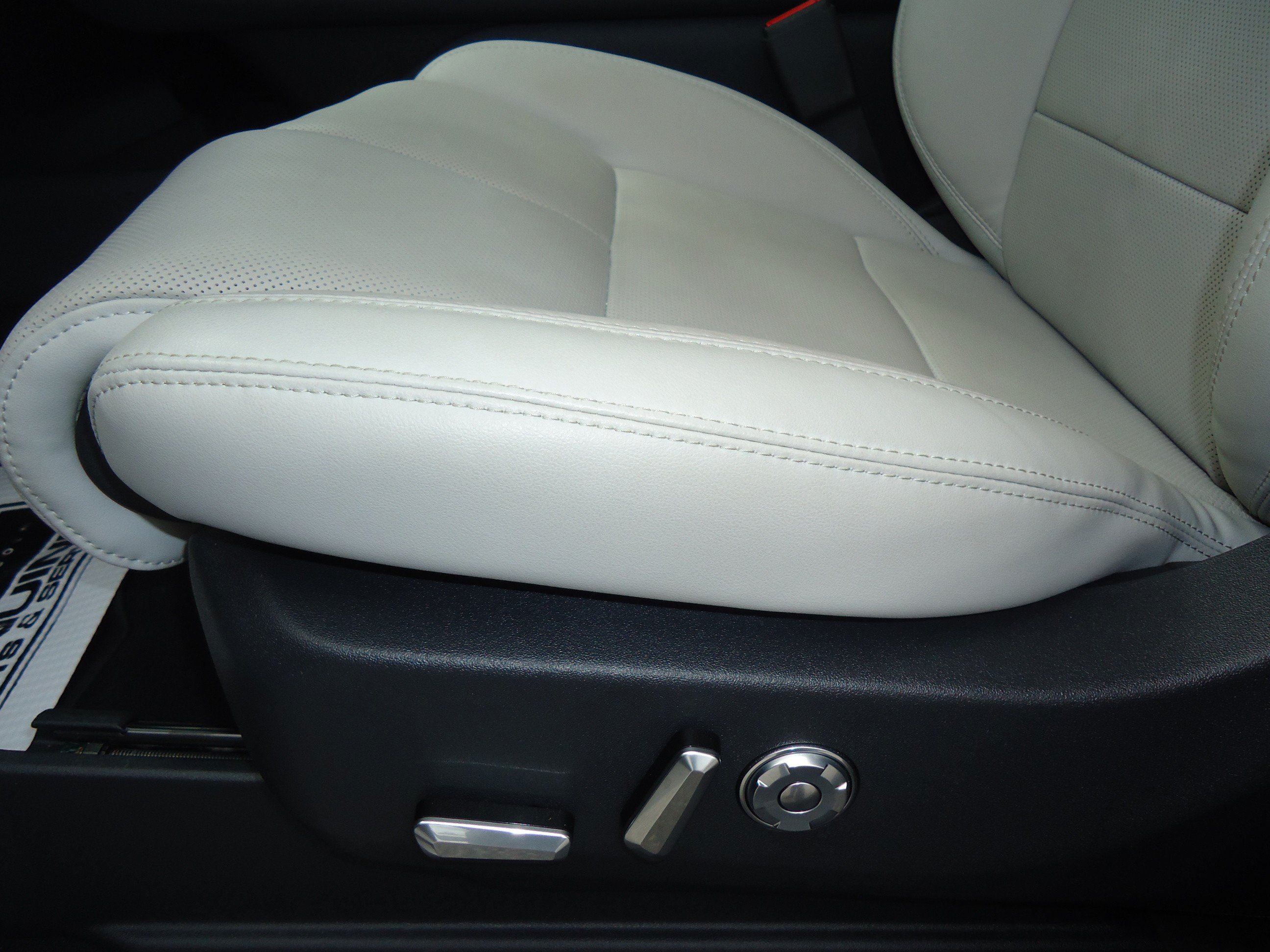 Used 2026 Lincoln Navigator Reserve AWD/4WD image 29