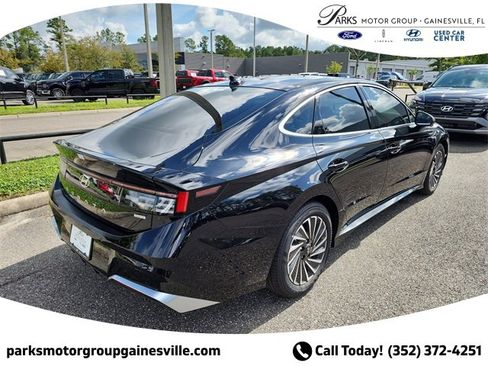 New 2025 Hyundai Sonata Limited image 3