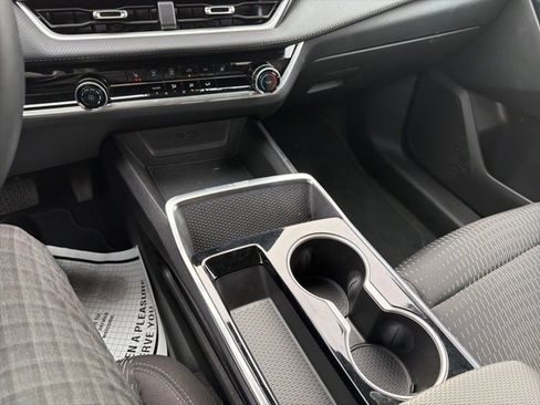 Used 2025 Chevrolet Equinox LT image 56