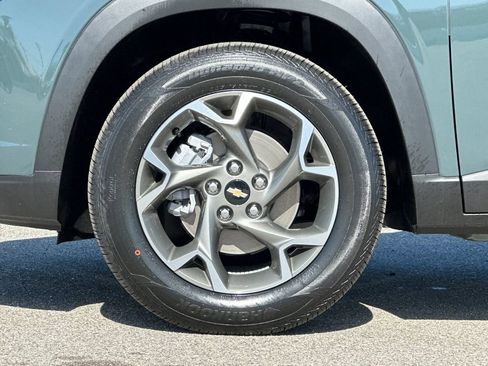 New 2026 Chevrolet Trax LT w/ LPO, Blackout Package FWD image 24