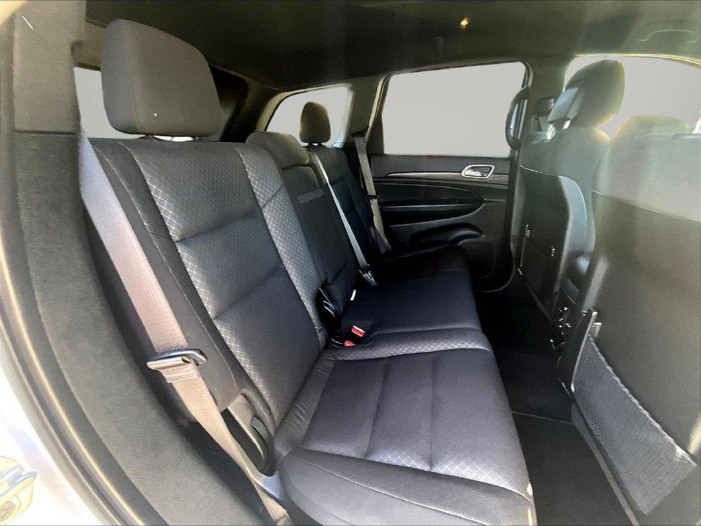 Used 2021 Jeep Grand Cherokee Laredo AWD/4WD image 27