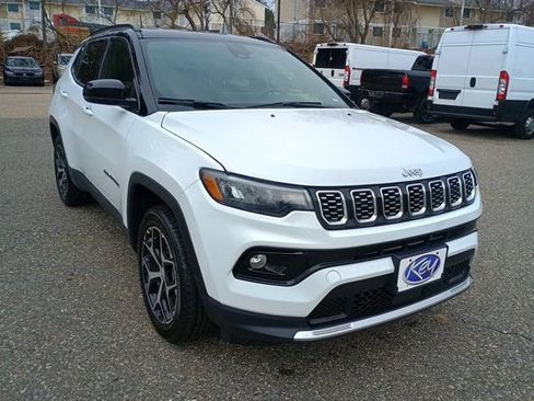 Used 2024 Jeep Compass Limited AWD/4WD image 7
